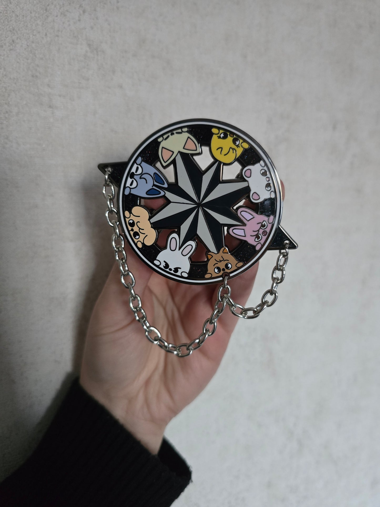 Rock-Zoo Pin - Hufflemoon